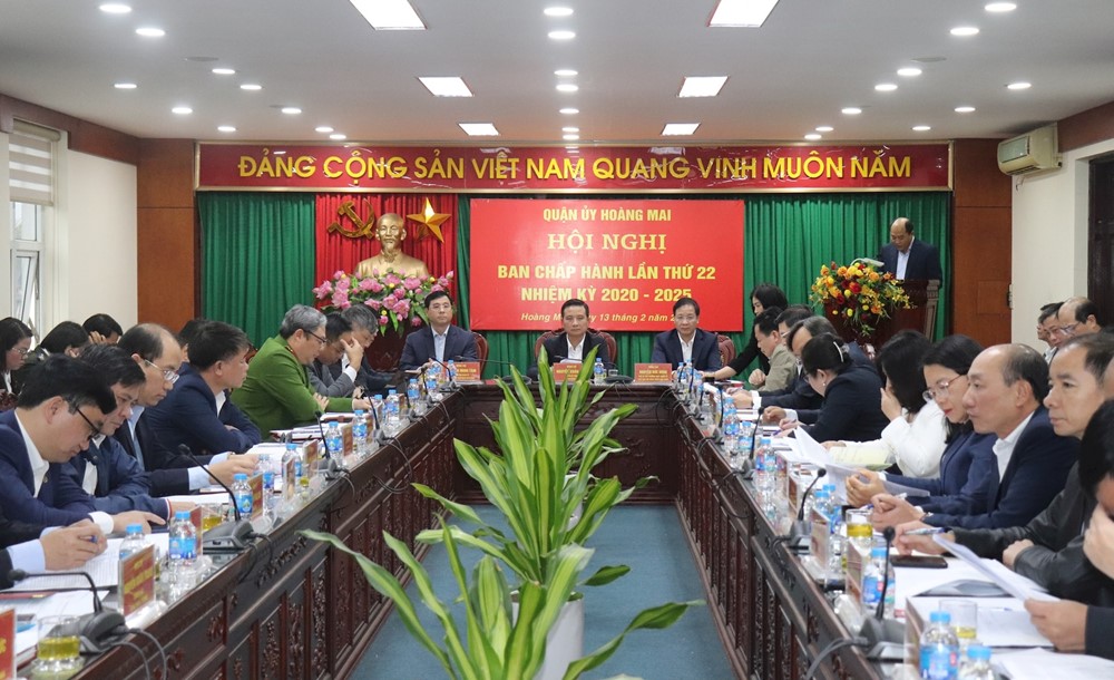 Tiếp tục hoàn thiện Báo cáo chính trị trình Đại hội lần thứ V Đảng bộ quận Hoàng Mai (ngày 13/2) - ảnh 1