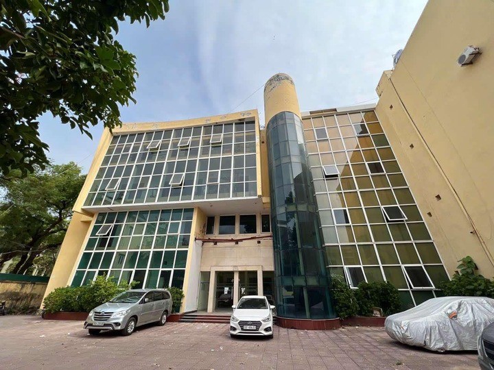 Hà Nội yêu cầu rà soát, phân loại rõ trụ sở làm việc của các cơ quan, đơn vị - ảnh 1