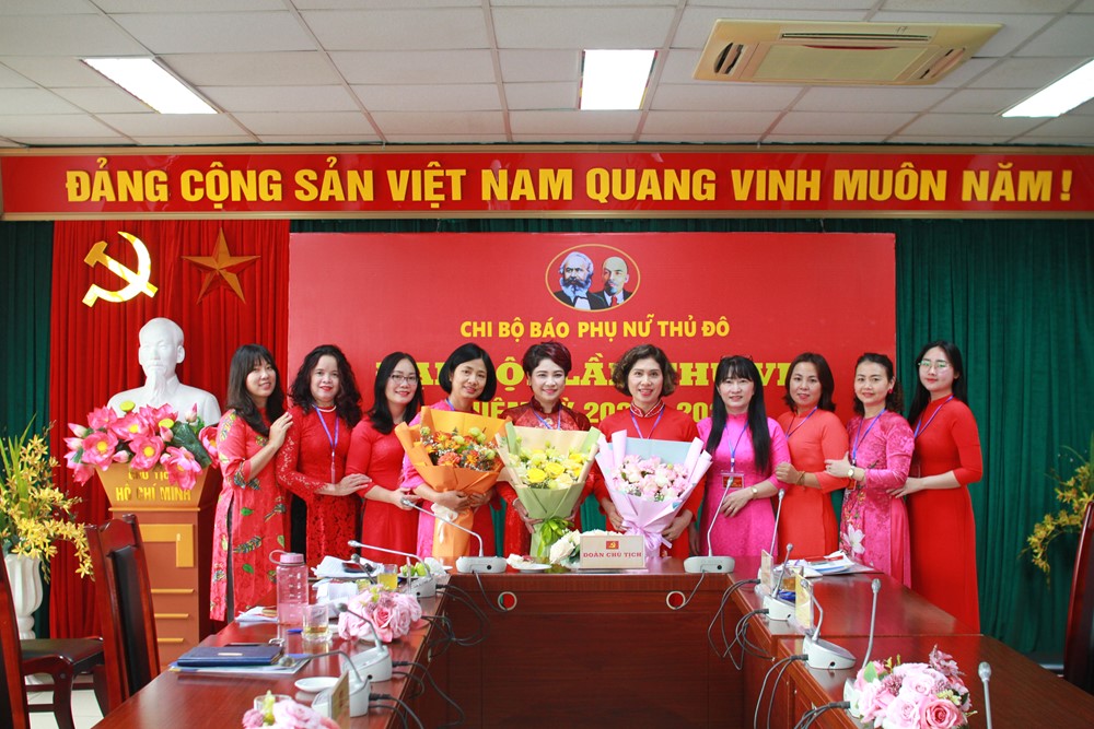 100% phiếu tín nhiệm bầu đồng chí Lê Quỳnh Trang làm Bí thư Chi bộ Báo Phụ nữ Thủ đô nhiệm kỳ 2025-2027 - ảnh 1