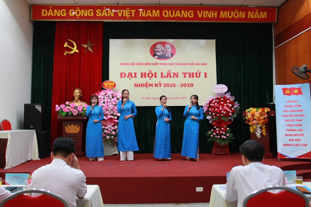 Hy vọng Đảng bộ Hội LHPN Thành phố Hà Nội nhiệm kỳ 2025-2030 sẽ có bước phát triển mới, vững chắc hơn - ảnh 2