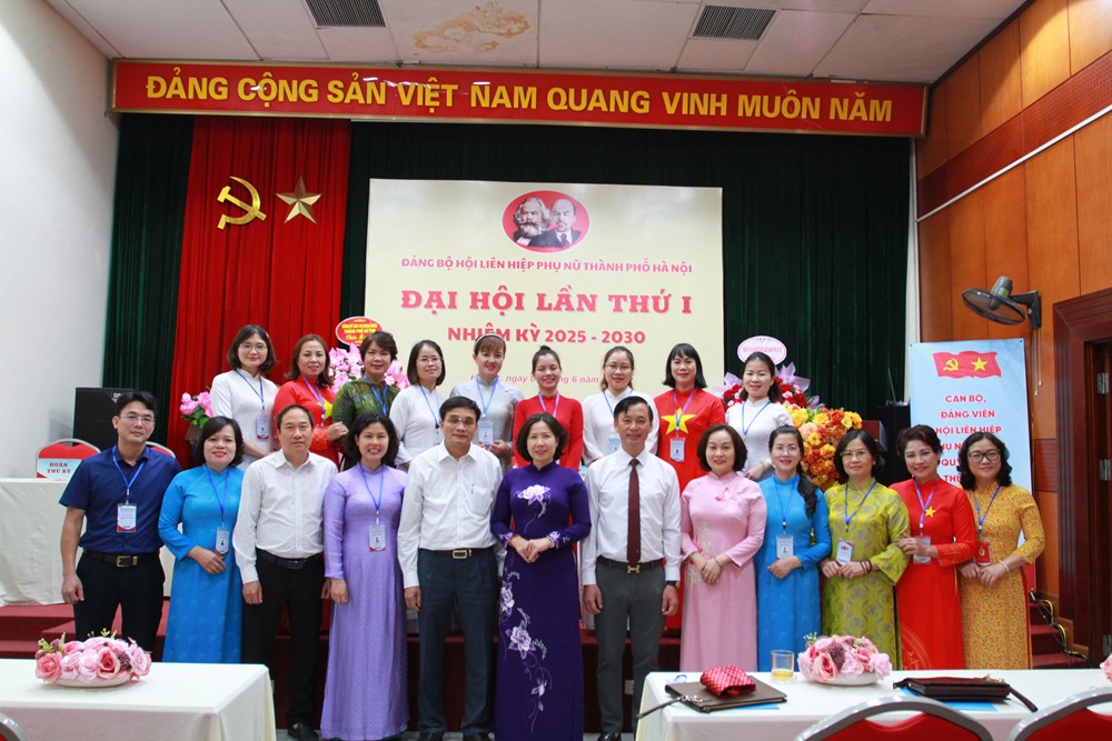 Hy vọng Đảng bộ Hội LHPN Thành phố Hà Nội nhiệm kỳ 2025-2030 sẽ có bước phát triển mới, vững chắc hơn - ảnh 9