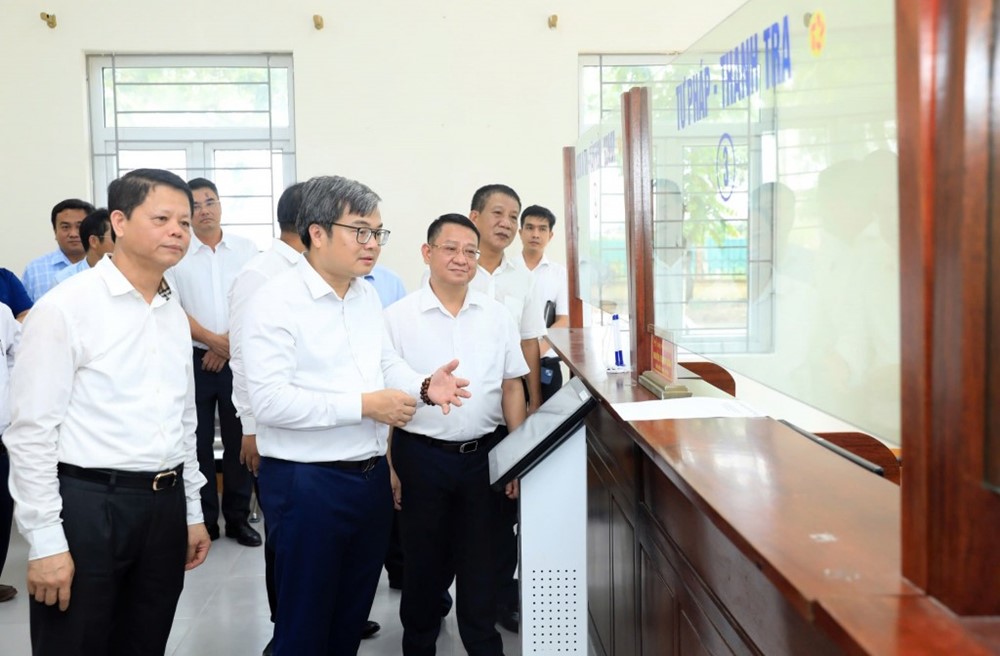 Lãnh đạo UBND TP Hà Nội kiểm tra vận hành chính quyền 2 cấp tại Mê Linh - ảnh 1
