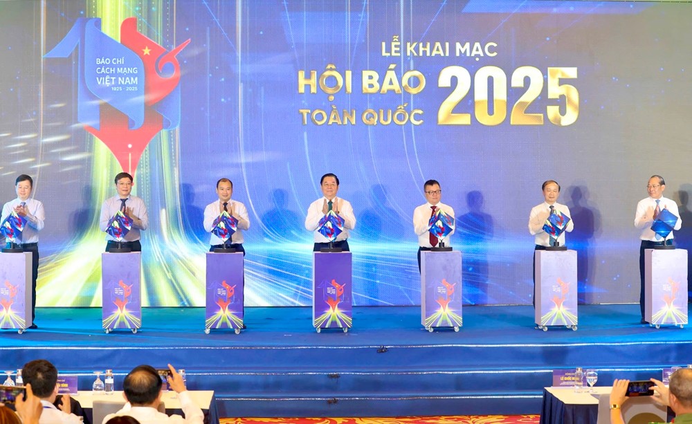 Báo chí phải là lực lượng tiên phong lan tỏa những giá trị tốt đẹp, cổ vũ tinh thần yêu nước, đoàn kết dân tộc - ảnh 2