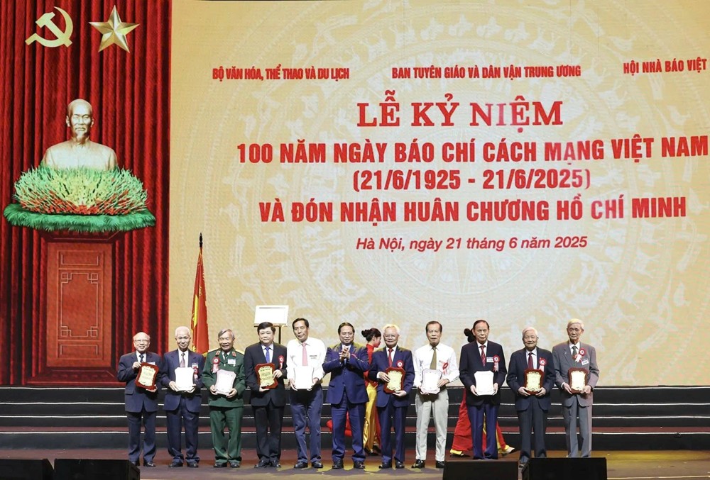 Tổng Bí thư Tô Lâm dự Lễ kỷ niệm 100 năm Ngày Báo chí cách mạng Việt Nam - ảnh 8