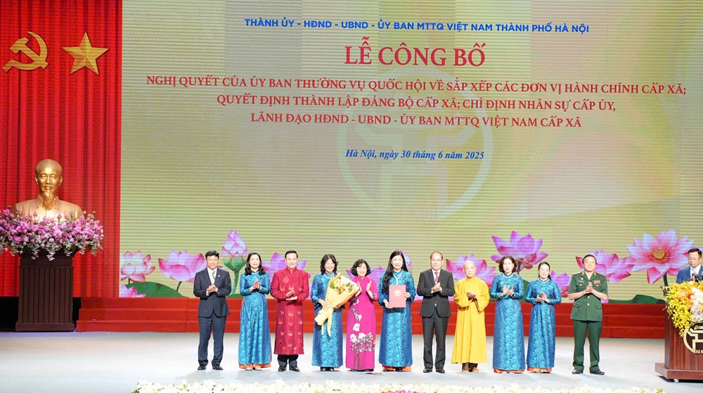 Chủ tịch nước Lương Cường dự Lễ công bố sắp xếp đơn vị hành chính tại Hà Nội - ảnh 2