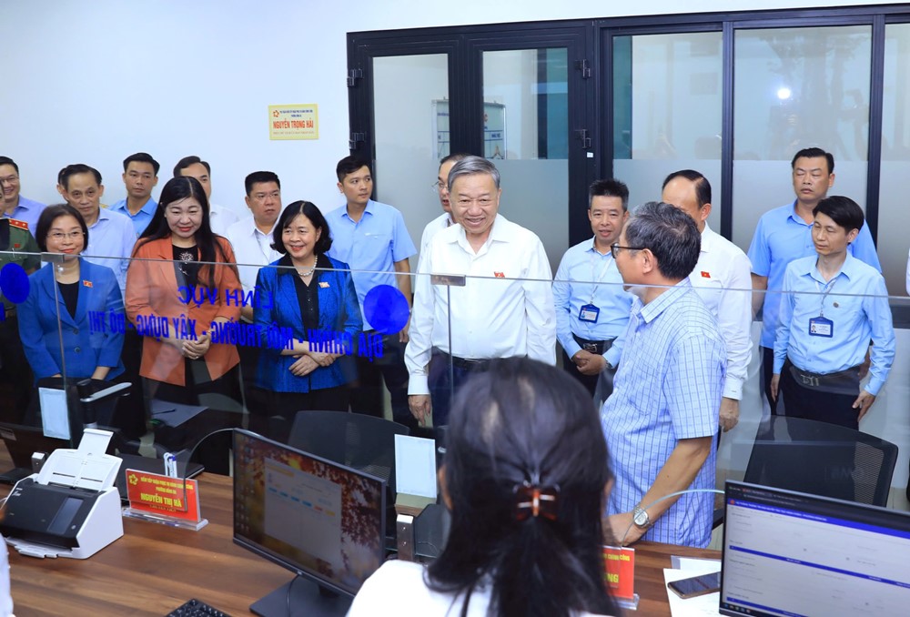 Tổng Bí thư Tô Lâm tiếp xúc cử tri Hà Nội sau Kỳ họp thứ 9, Quốc hội khóa XV - ảnh 2