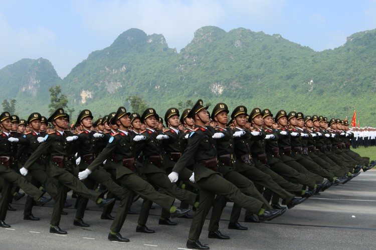 Khối diễu binh, diễu hành của Quân đội và Công an tổng hợp luyện chuẩn bị cho Lễ kỷ niệm 80 năm Cách mạng Tháng Tám - ảnh 1