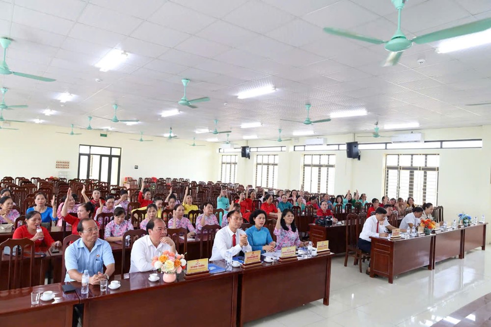 Hội LHPN xã Suối Hai tổ chức Hội nghị BCH lần thứ Nhất và triển khai nhiệm vụ trọng tâm 6 tháng cuối năm 2025 - ảnh 2