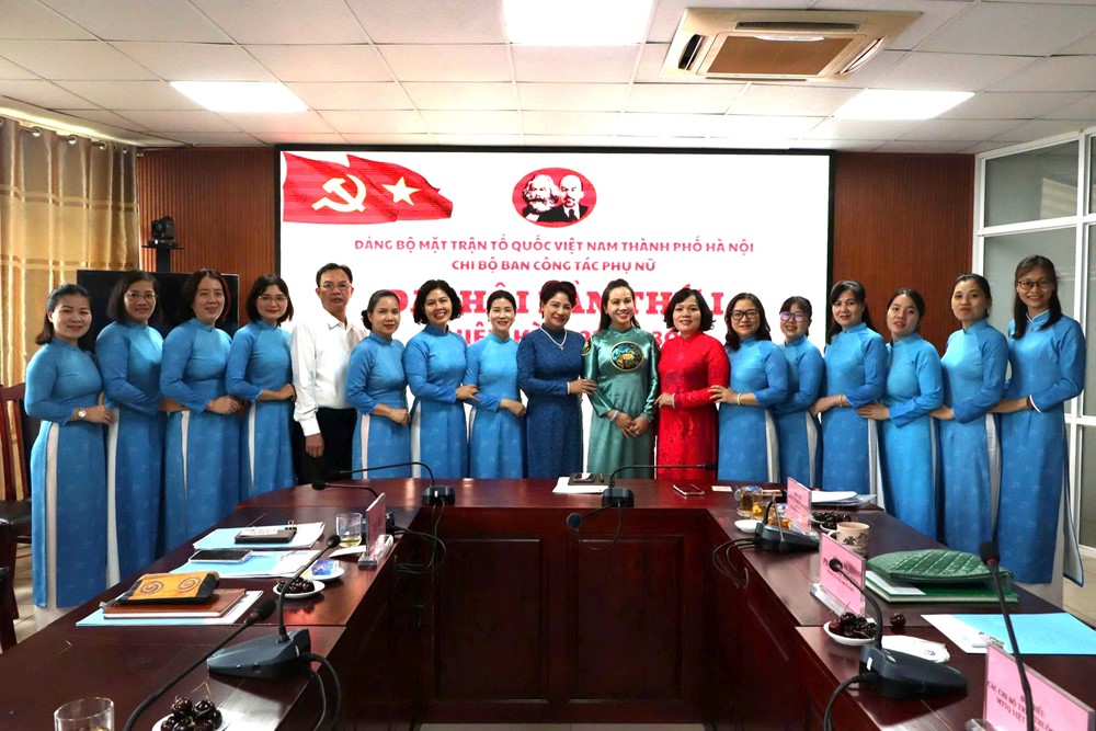 Đại hội Chi bộ Ban Công tác Phụ nữ: Tiếp tục đổi mới nội dung, phương thức hoạt động của tổ chức Hội   - ảnh 6