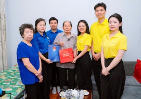 Tuổi trẻ phường Đống Đa khắc ghi đạo lý “Uống nước nhớ nguồn” với nhiều hoạt động ý nghĩa  - ảnh 3