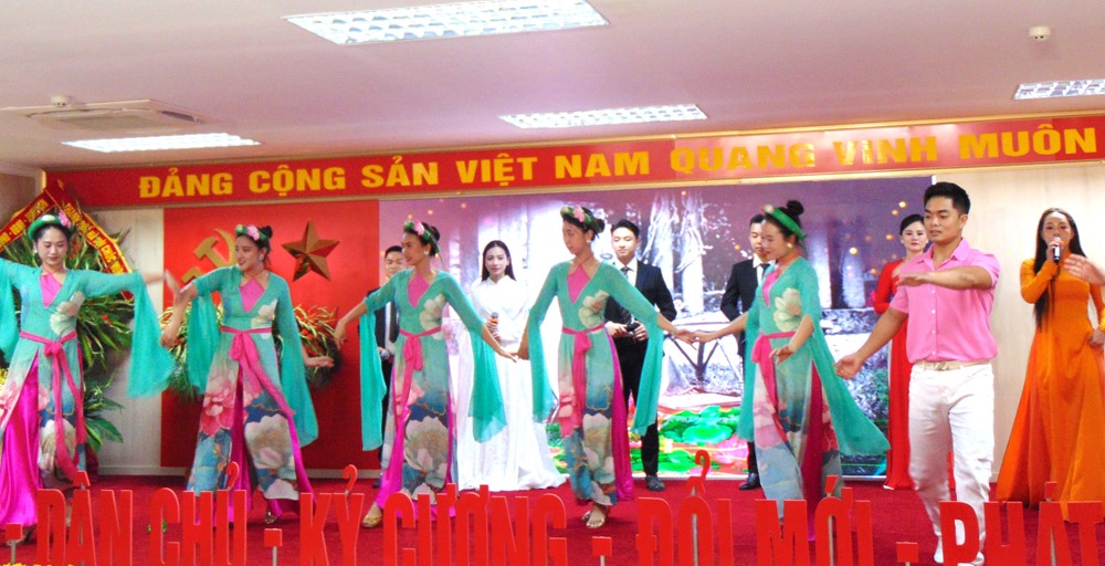 Xây dựng một Dương Nội vững mạnh toàn diện, không ngừng phát triển, cùng cả nước bước vào kỷ nguyên mới - ảnh 1