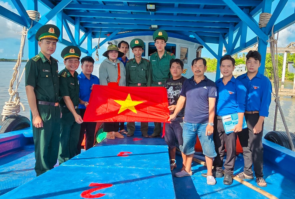 “Sát dân - Gần biển: Biên phòng và Đoàn thanh niên chung tay giữ biển sạch IUU” - ảnh 3
