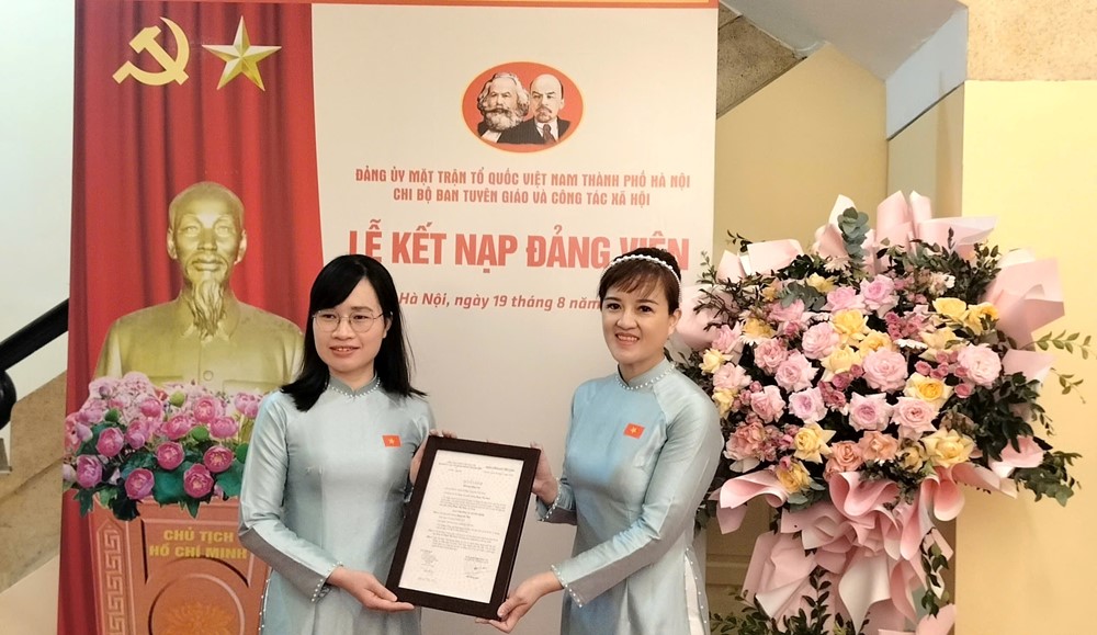 Ban Tuyên giáo và Công tác xã hội kết nạp đảng viên mới và sinh hoạt truyền thống  ​ - ảnh 1