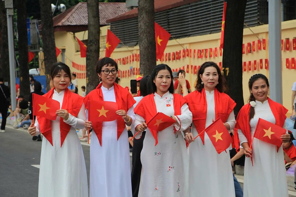 Không khí náo nức trước giờ hợp luyện tối 21/8 - ảnh 5
