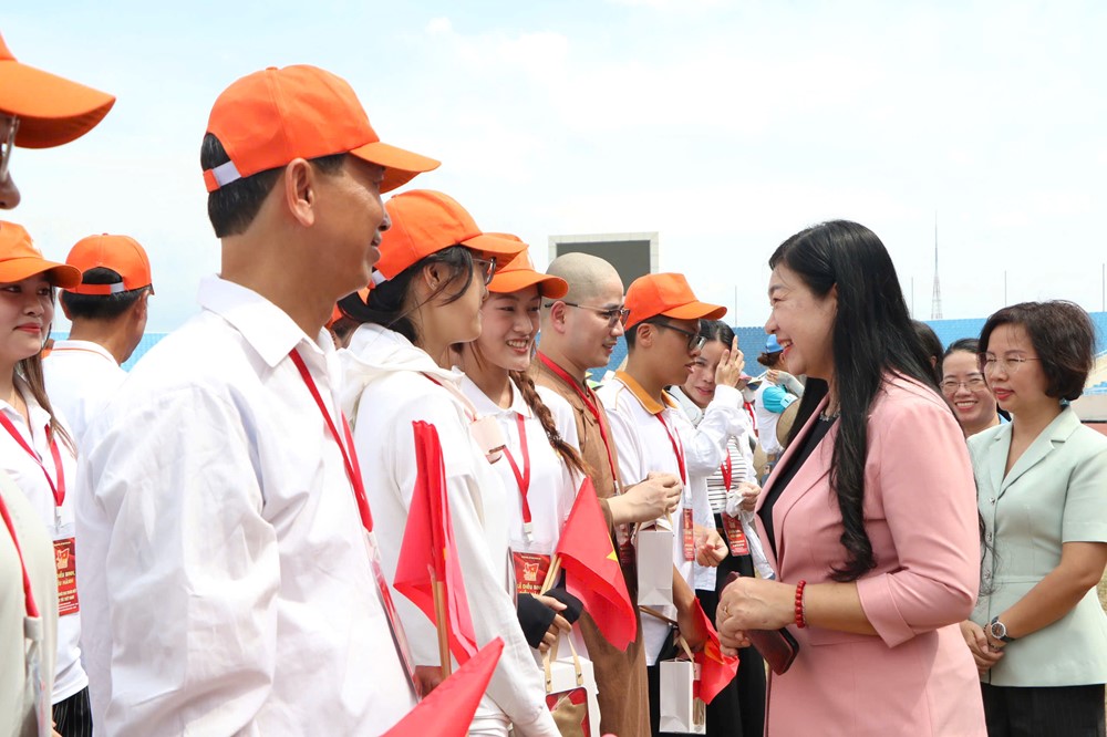 Thường trực Ủy ban MTTQ Việt Nam thành phố Hà Nội thăm, động viên khối tham gia diễu binh, diễu hành A80 - ảnh 2