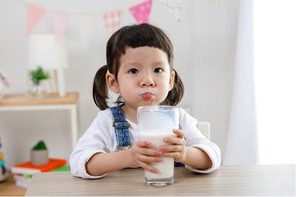 Nhiều cha mẹ Việt mơ hồ khi dùng thực phẩm bổ sung dạng sữa: Cần lưu ý gì khi sử dụng? - ảnh 1