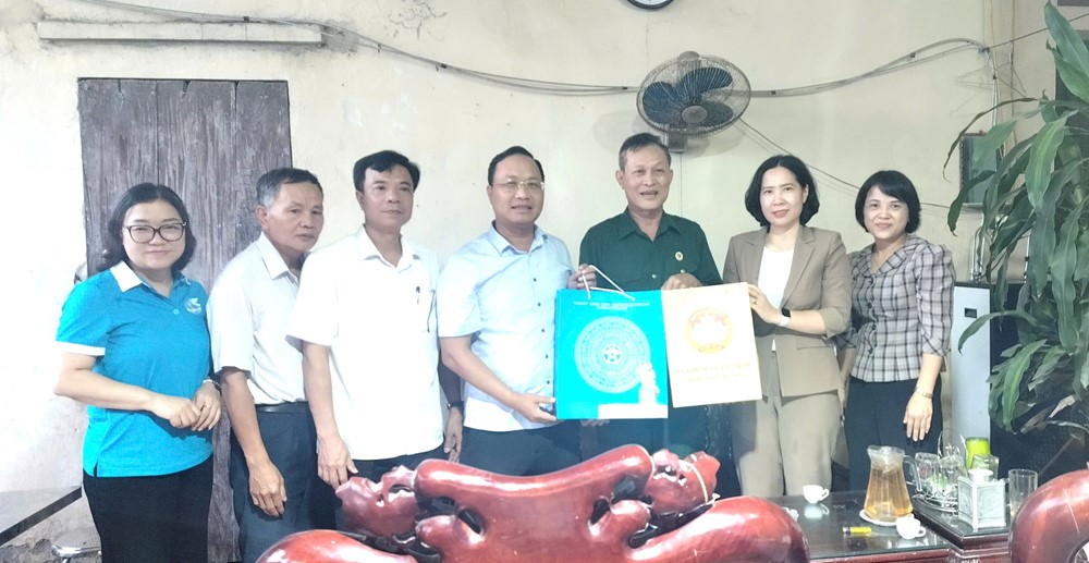 Chia sẻ khó khăn cùng hội viên nhân ngày đại lễ của toàn dân tộc - ảnh 3
