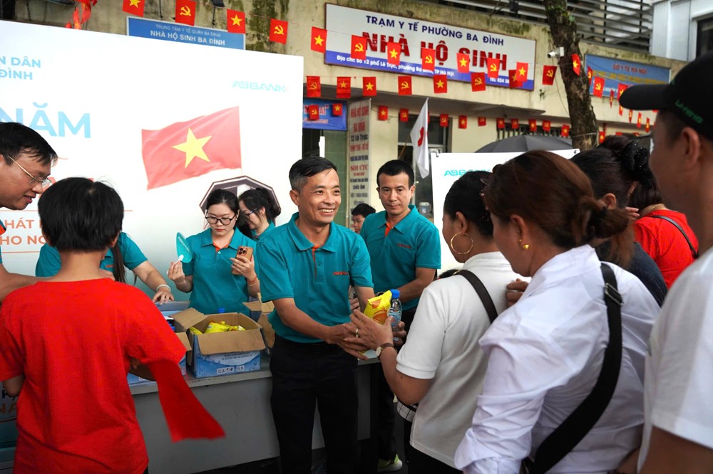 Lan tỏa tinh thần “sống cùng cộng đồng, phụng sự cộng đồng” trong những ngày đại lễ của dân tộc - ảnh 1