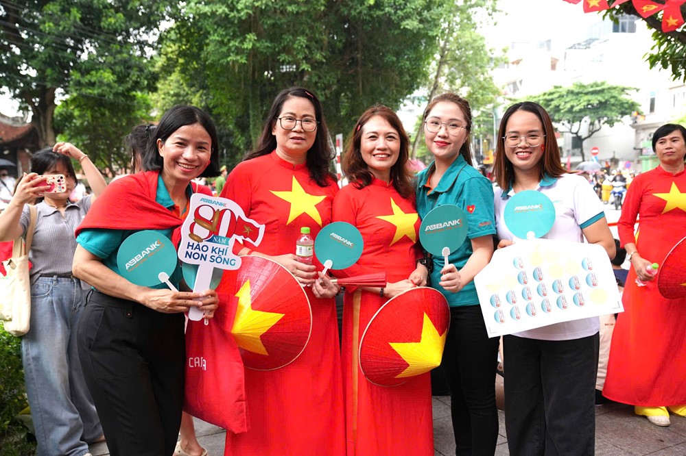 Lan tỏa tinh thần “sống cùng cộng đồng, phụng sự cộng đồng” trong những ngày đại lễ của dân tộc - ảnh 6