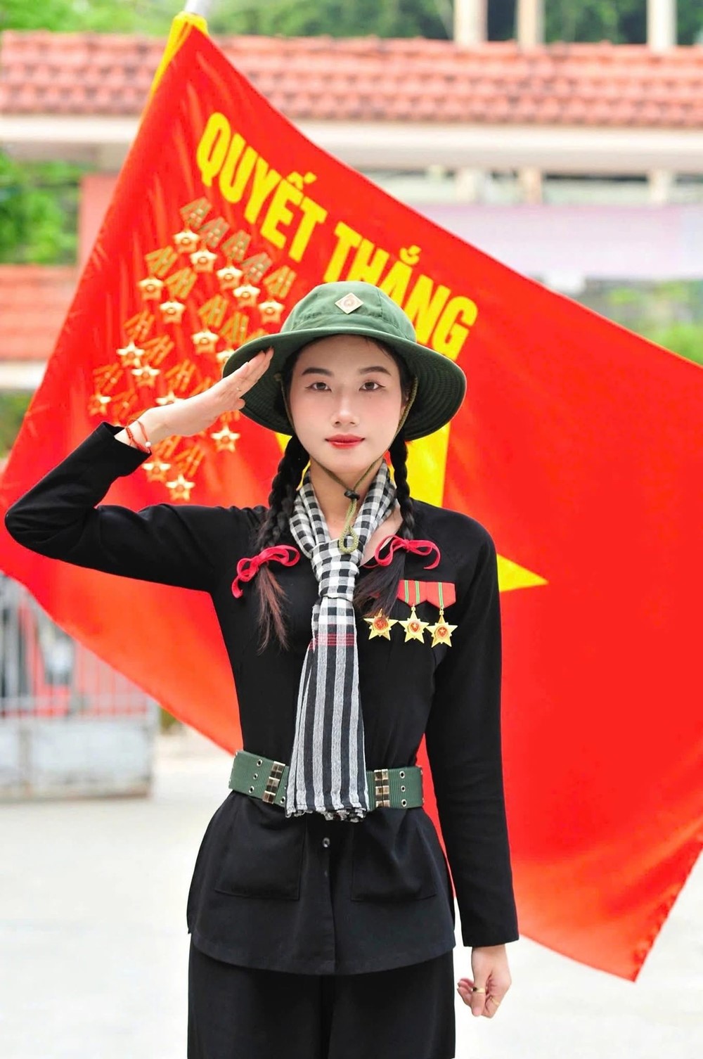 Cô gái trẻ tự hào với 3 lần vinh dự tham gia diễu binh - ảnh 1