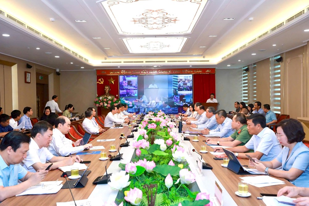 Hà Nội: Trung tâm Phục vụ Hành chính công thành phố và 126 điểm tại các xã, phường đã đi vào hoạt động ổn định - ảnh 1