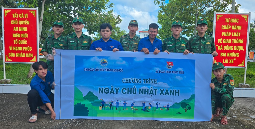 Tuổi trẻ đồn biên phòng Rạch Gốc và xã đoàn Phan Ngọc Hiển chung tay xây dựng môi trường xanh – sạch – đẹp - ảnh 2