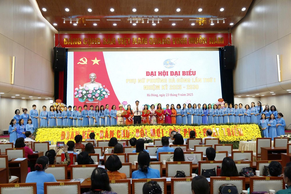 Phụ nữ Hà Đông phát huy truyền thống, làm chủ công nghệ, xây dựng gia đình ấm no, hạnh phúc, tổ chức Hội vững mạnh  ​ - ảnh 4