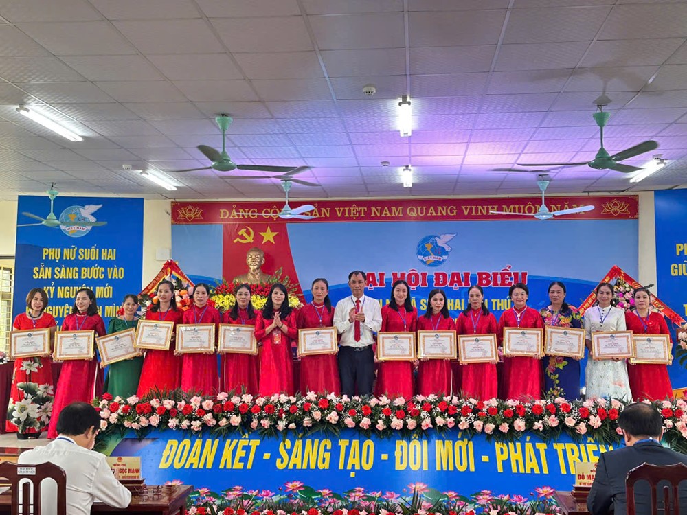Cán bộ, hội viên phụ nữ xã Suối Hai quyết tâm phấn đấu thực hiện thắng lợi mục tiêu, nhiệm vụ nhiệm kỳ 2025- 2030 - ảnh 3