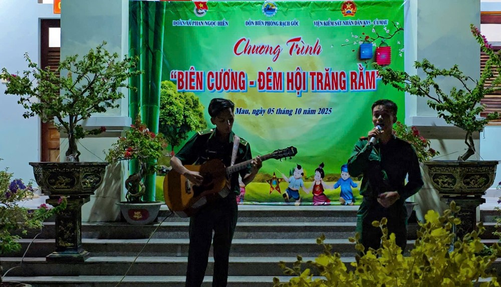 Ấm áp trung Thu nơi cực Nam tổ quốc - ảnh 2