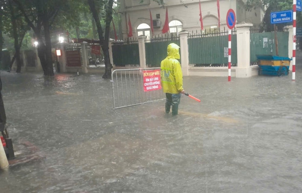 Thời tiết hôm nay 7/10: Mưa lớn bao trùm miền Bắc, nguy cơ ngập úng sâu - ảnh 1