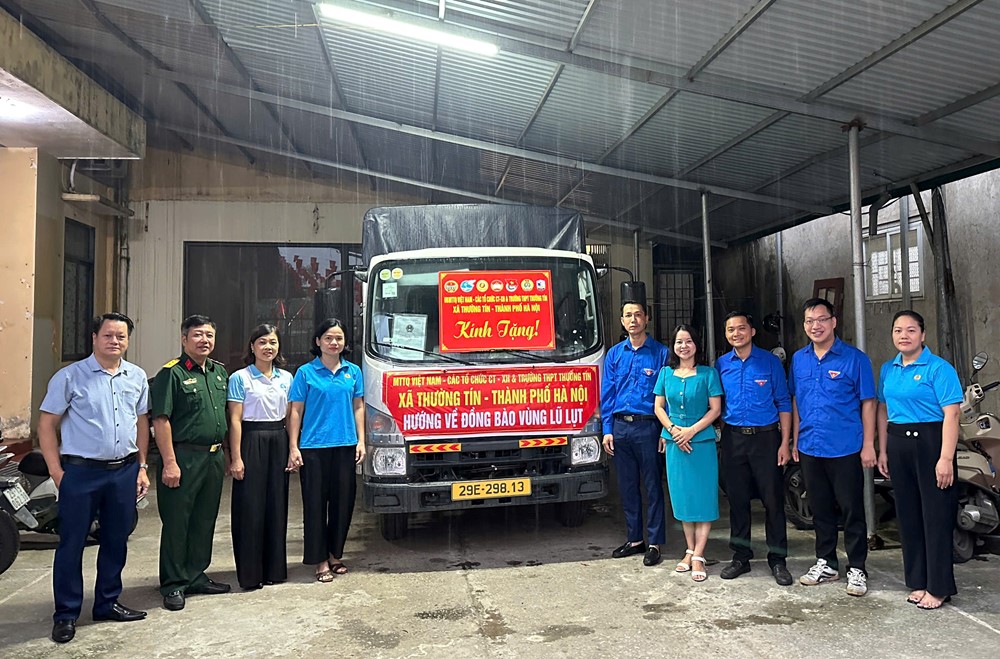 Tấm lòng người Hà Nội hướng về vùng lũ Trung Giã và Đa Phúc - ảnh 2