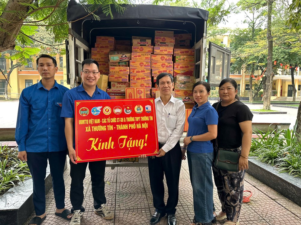 Tấm lòng người Hà Nội hướng về vùng lũ Trung Giã và Đa Phúc - ảnh 3