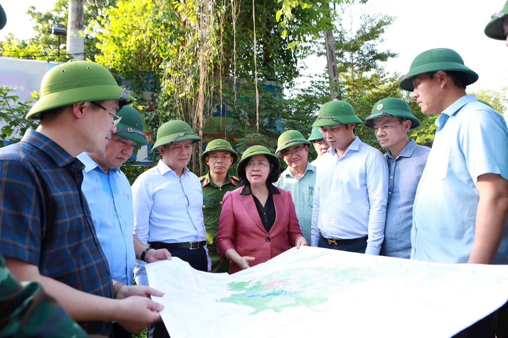 Lãnh đạo TP Hà Nội kiểm tra thực tế và chỉ đạo công tác phòng, chống lũ, bảo vệ an toàn cho người dân tại các xã Đa Phúc, Trung Giã - ảnh 1