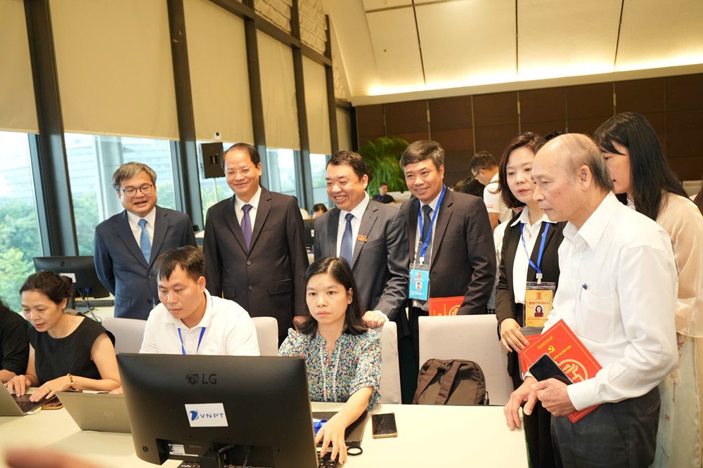 Khai trương Trung tâm Báo chí phục vụ Đại hội đại biểu Đảng bộ TP Hà Nội lần thứ XVIII - ảnh 4