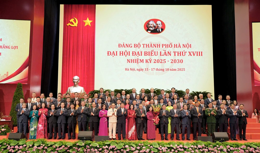 Ban Chấp hành Đảng bộ thành phố Hà Nội khóa XVIII ra mắt Đại hội - ảnh 1