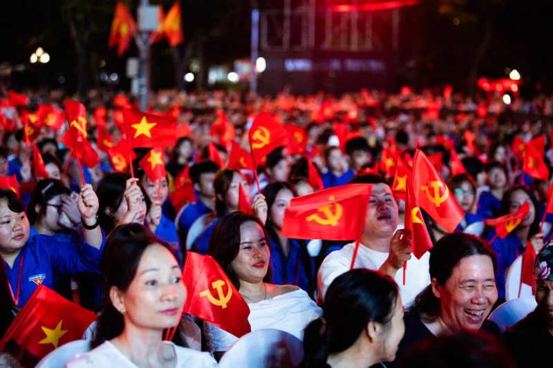 “Hà Nội - Khí phách ngàn năm - Vươn mình tỏa sáng” chào mừng thành công Đại hội Đảng bộ Thành phố - ảnh 4