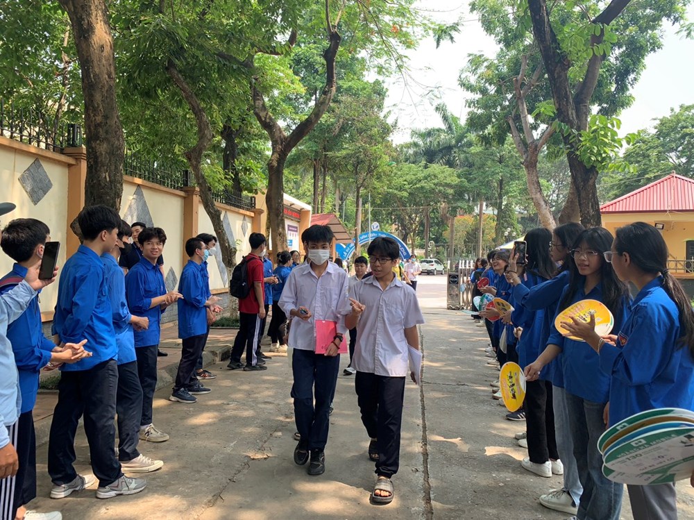Hà Nội: Môn thi Ngoại ngữ vắng 609 thí sinh, 3 thí sinh vi phạm Quy chế thi - ảnh 1