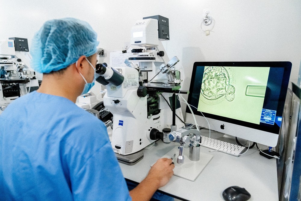 Mẹ mang gene bệnh nhược cơ Duchenne vẫn có thể sinh con khỏe mạnh  - ảnh 1