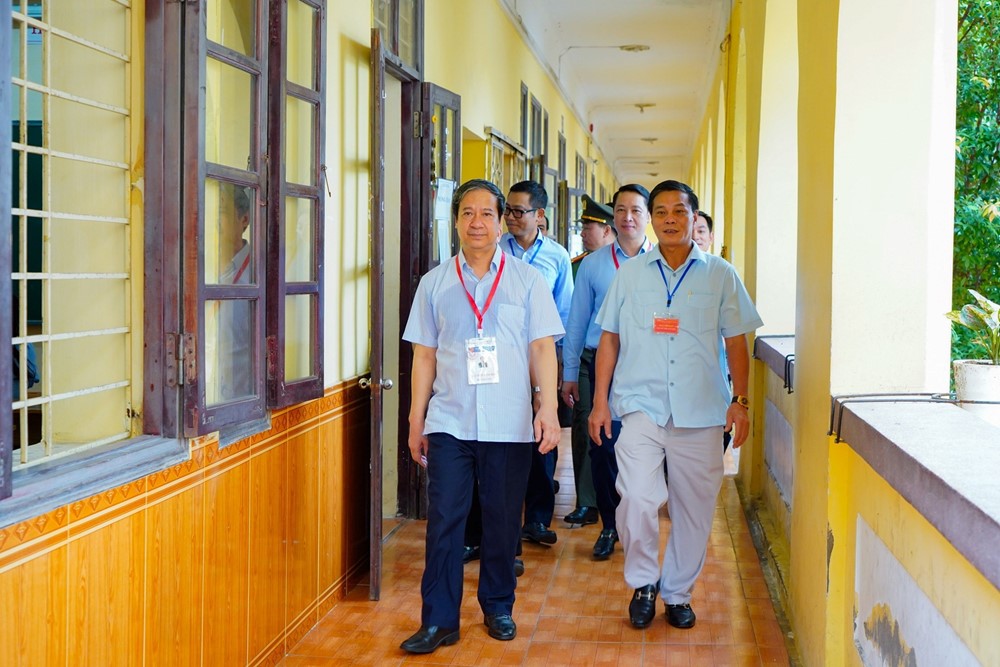 Thủ tướng chỉ thị tăng cường, phối hợp tổ chức Kỳ thi tốt nghiệp THPT, tuyển sinh đại học 2024 - ảnh 1