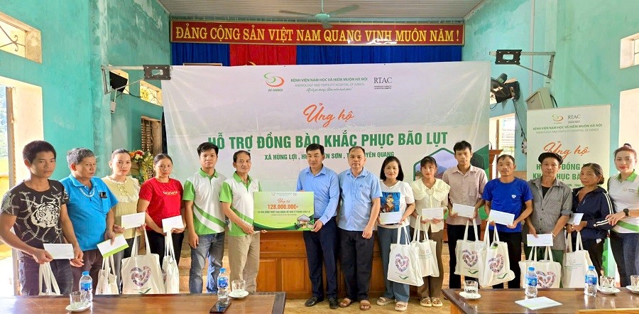 Lan tỏa yêu thương cùng bà con vượt qua mùa lũ - ảnh 1