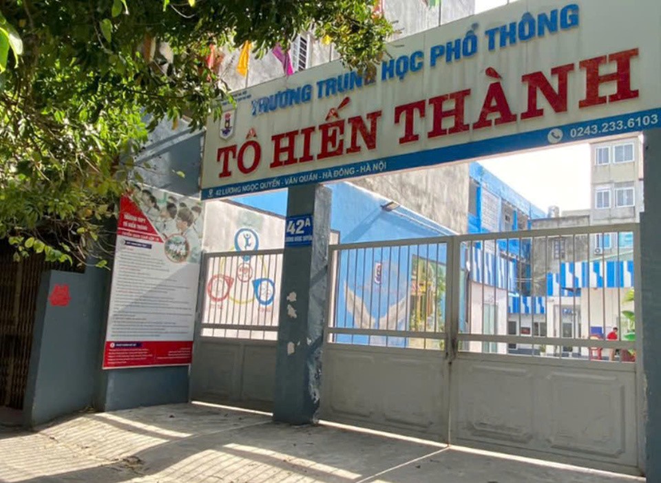 Trường tuyển sinh lớp 10 khi chưa được phép: Tìm phương án giải quyết bảo đảm quyền lợi cho học sinh - ảnh 1