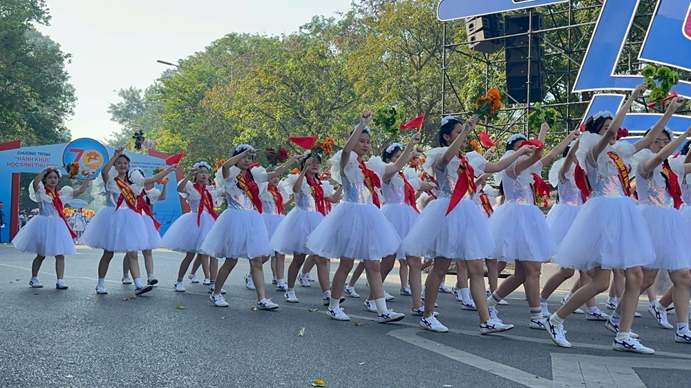 “Hành khúc học sinh Thủ đô”: Khơi dậy niềm tự hào dân tộc, lòng yêu nước, yêu Thủ đô - ảnh 12