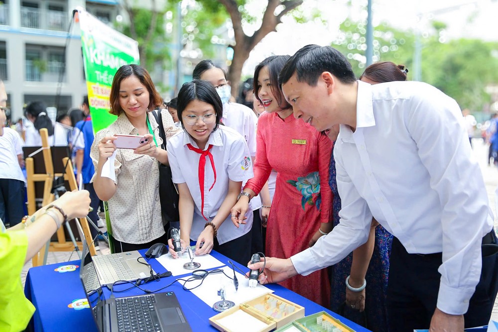 Chú Trọng phát triển giáo Dục STEM:  Học sinh Ba Đình 