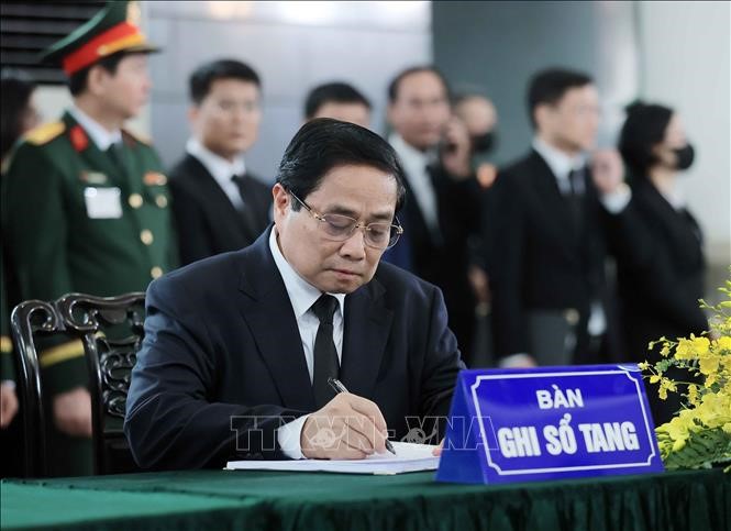 Lãnh đạo thành phố Hà Nội viếng nguyên Chủ tịch nước Trần Đức Lương - ảnh 2