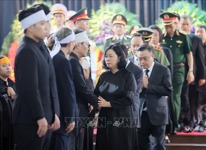 Lãnh đạo thành phố Hà Nội viếng nguyên Chủ tịch nước Trần Đức Lương - ảnh 3