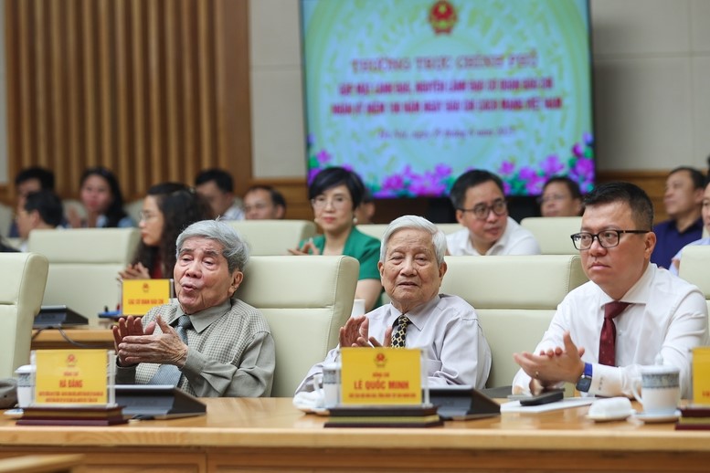 Thủ tướng: Báo chí cách mạng tiếp tục phát huy truyền thống trăm năm với 'tâm sáng - lòng trong - bút sắc' - ảnh 4