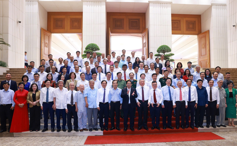 Thủ tướng: Báo chí cách mạng tiếp tục phát huy truyền thống trăm năm với 'tâm sáng - lòng trong - bút sắc' - ảnh 8