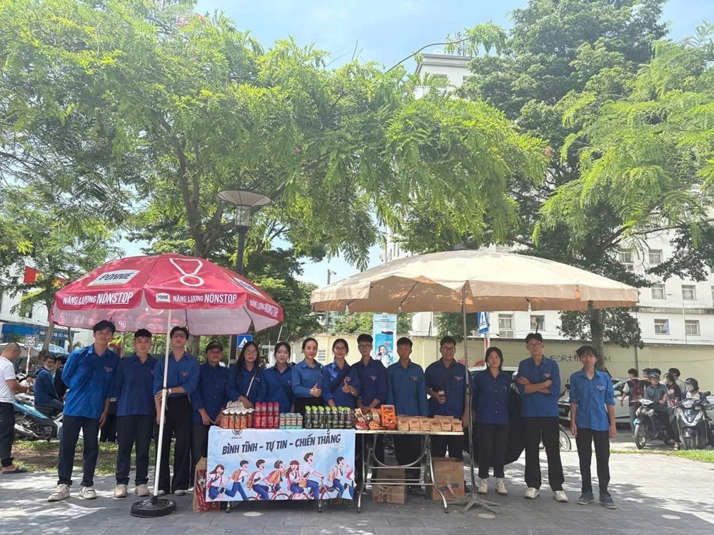 Hơn 8.000 tình nguyện viên Thủ đô tiếp sức mùa thi tốt nghiệp THPT năm 2025 - ảnh 5