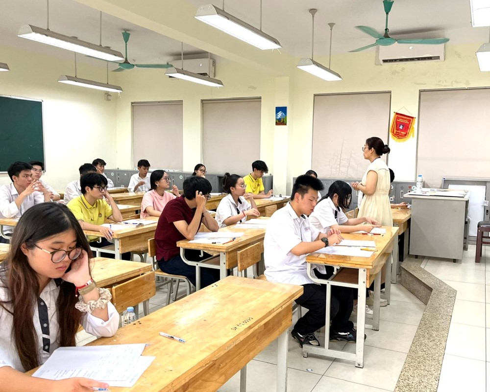 Kết thúc ngày thi đầu tiên, 15 thí sinh bị đình chỉ thi - ảnh 1