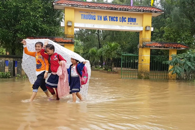 Ứng phó mưa lũ ở Bắc Bộ: Tuyệt đối không tổ chức sinh hoạt hè ở nơi có nguy cơ không an toàn - ảnh 1